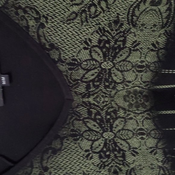 Laura flutter sleeve blouse - Picture 8 of 8